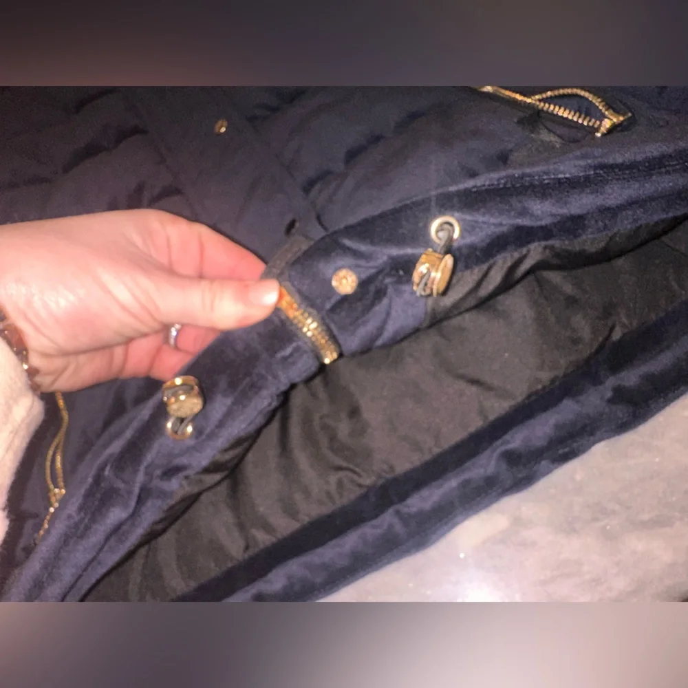 NWOT Royal Matrix Navy Puffer Jacket with Black‎ Fur Hood and Gold Button Detail